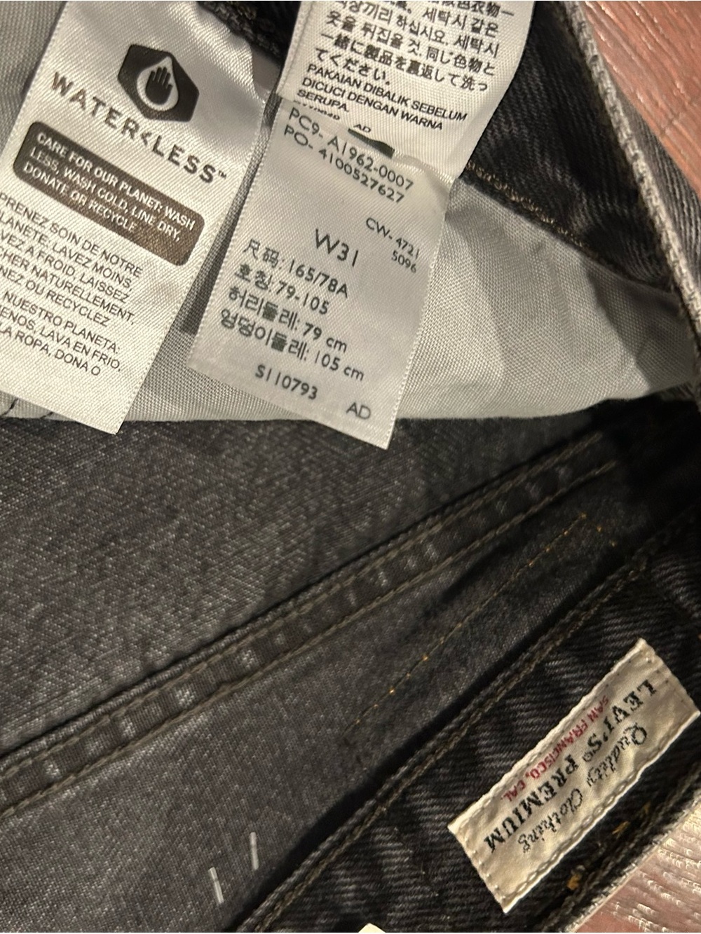 Levi's Black Washed High-Waist 501 Women's Denim Shorts - Picture 4 of 4